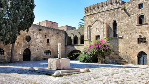 Plimbări în oraşul medieval Rhodos!