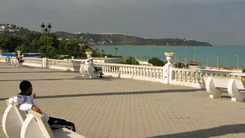 Peisaje de vis şi atmosferă de lux în staţiunea Gammarth