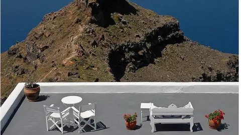 Vizitează cele 5 castele de pe insula Santorini!