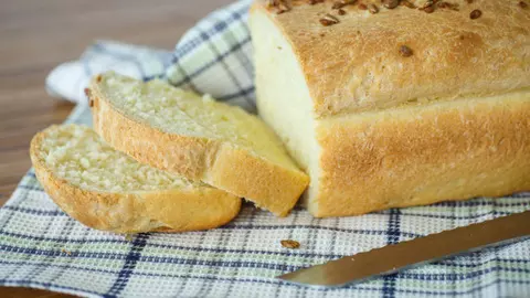Pâine gustoasă de casă cu mălai