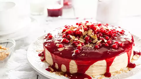 Tort de clătite cu fructe de pădure