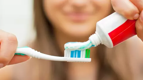 10 utilizări surprinzătoare ale pastei de dinți