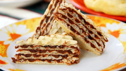 Napolitane cu caramel și nuci, după rețeta bunicii