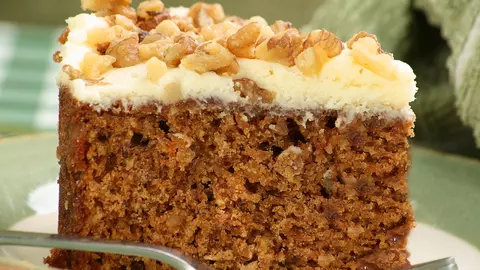 Tort de nuci cu cremă mascarpone