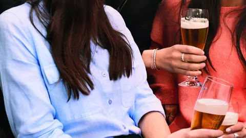 5 ținute lejere pentru o ieșire la bere