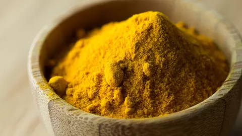 3 măști cu turmeric, pentru o piele superbă 