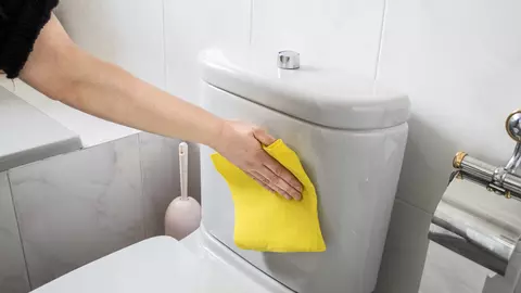 6 greșeli de igienă pe care le faci și tu în baie