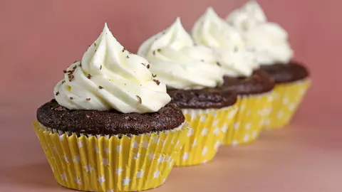 Brioșe cu bere și cremă din mascarpone