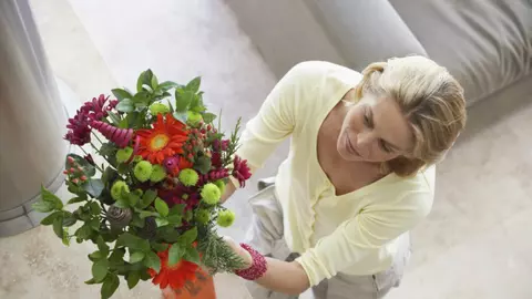 Cum prelungeşti viaţa florilor din vază