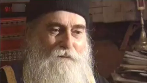 Din învăţăturile părintelui Arsenie Papacioc despre iubirea de semeni