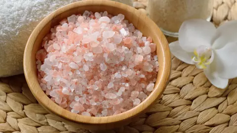 Sarea roz de Himalaya: beneficii şi mod de folosire