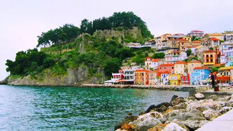 Parga, orașul cochet din inima pădurilor de pini