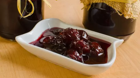 Cea mai ușoară rețetă de dulceață de cireșe amare