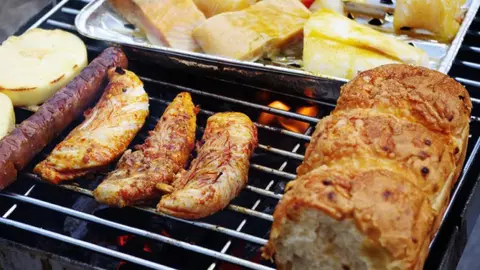 Top 5 alimente cancerigene pe care le consumi frecvent