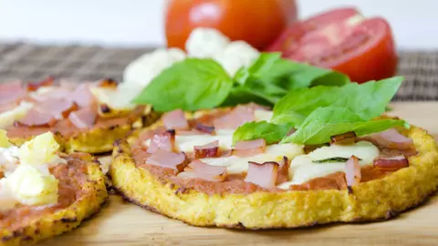 Pizza Margherita din conopidă