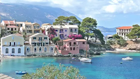 (P) Pe urmele Căpitanului Corelli, în Kefalonia