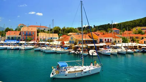 (P) Sate pitoreşti şi peisaje uluitoare, în Kefalonia