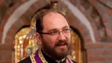 Preotul Constantin Necula despre viața de cuplu: “Femeia este net superioară bărbatului”