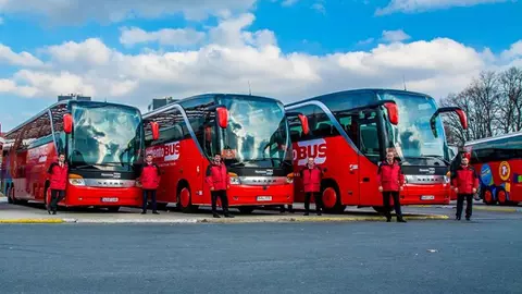(P) Călătorești ca un rege cu Memento Bus