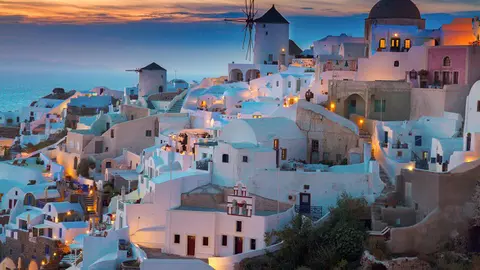 (P) Santorini, insula romanticilor din Marea Egee