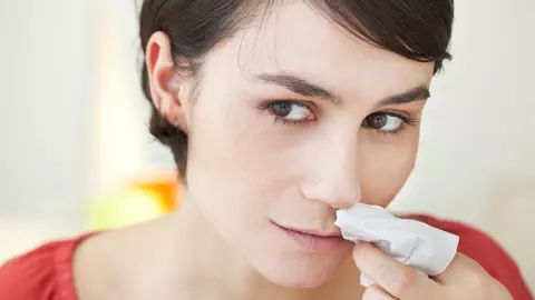 5 metode să oprești sângerarea nazală
