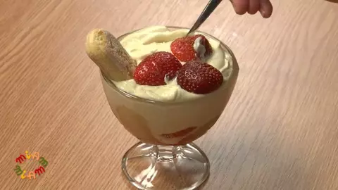 MIAM-MIAM. Tiramisu rapid cu capsune