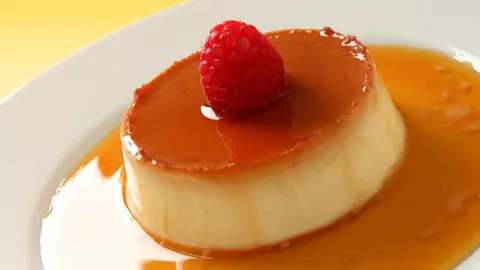 MIAM MIAM. Flan de lapte cu caramel