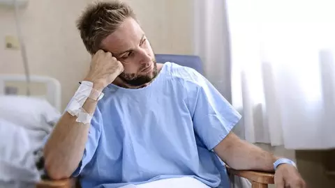Un bărbat bogat se purta urât cu asistentele din spital. Nu se aștepta la asemenea reacție