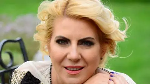 Ea este antreprenoarea care dă de lucru femeilor trecute de 40 de ani