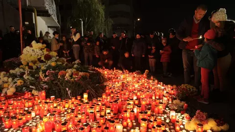 În memoria celor 64 de victime de la Colectiv