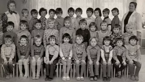 O învațătoare rămâne șocată de ceea ce găsește în dosarul unui elev