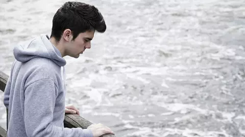 Voia să se sinucidă şi a sunat la Telverde Antisuicid