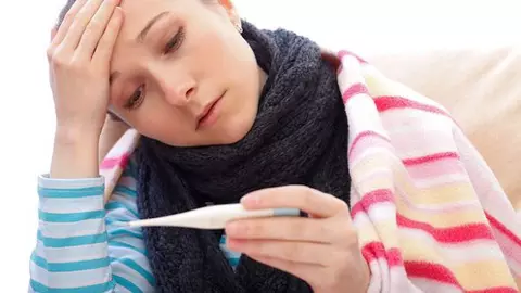 Febra poate fi semnul multor afecțiuni. Cum identifici cauza