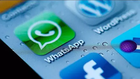 Ce se întâmplă în fiecare dimineață cu mesajele tale de pe WhatsApp!