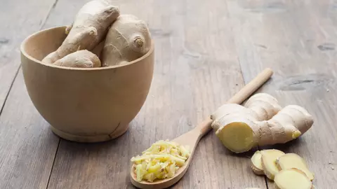 Prepară așa ghimbirul! Elimină paraziții din intestine, scade colesterolul și vindecă artrita