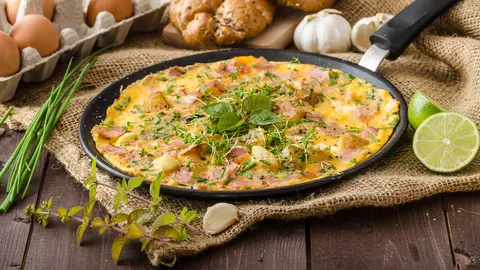 Cum să faci cea mai bună omletă țărănească pe care ai mâncat-o vreodată