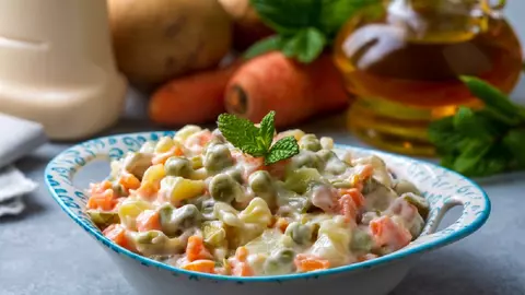 Salată de boeuf de post: 3 rețete simple și gustoase