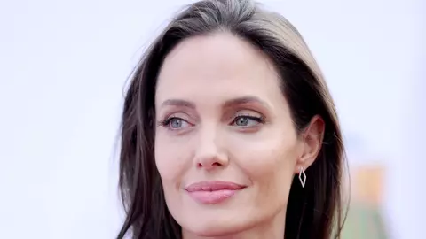 Secretele frumuseţii renumitei actriţe Angelina Jolie