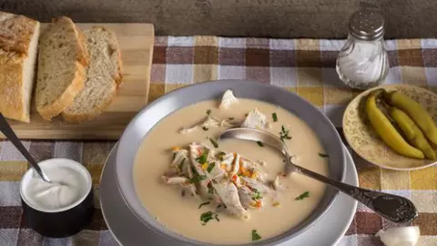Ciorbă rădăuţeană din piept de curcan