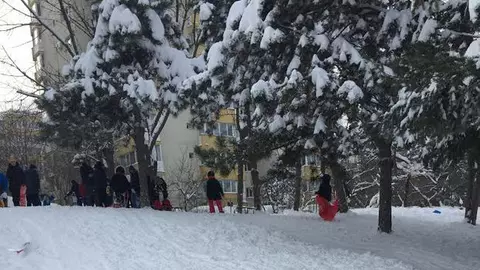 Ce spun educatorii despre recuperarea vacanței prelungite?
