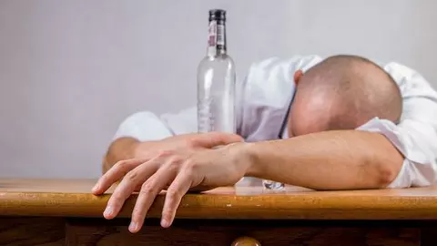 Riscurile pentru sănătate și efectele secundare ale abuzului de alcool