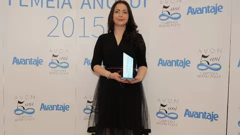 Simona Voicescu, Femeia anului 2015 pentru Advocacy și prevenirea violenței în familie