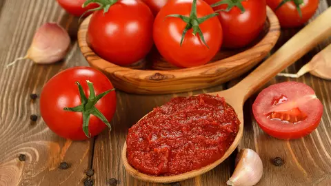 Ai grijă ce cumperi de la magazin! 78% din bulionul şi pasta de tomate trebuie retrase de la comercializare