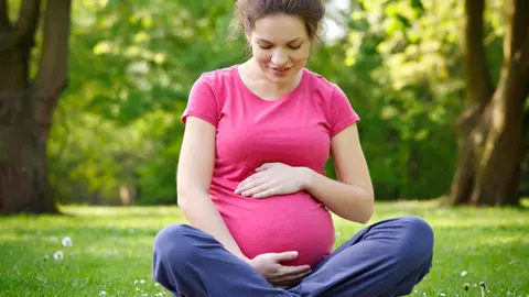 3 soluții naturale care cresc șansele să rămâi însărcinată și îți îmbunătățesc fertilitatea