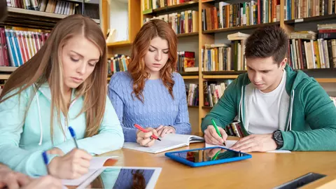 Vești bune pentru cei care vor să studieze în străinătate! Sumele de finanțare vor crește