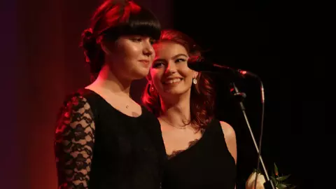 Ana Maria şi Miruna, cele mai tinere câştigătoare la gala "Femeia Anului 2016"