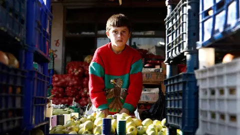 Emoționant! La 10 ani este un sprijin pentru familia sa