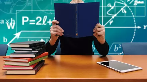 Elevii pot beneficia de meditații gratuite pentru admiterea la facultate