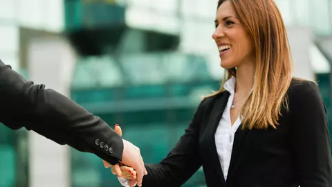 10 caracteristici cheie care te ajută să ai succes în carieră