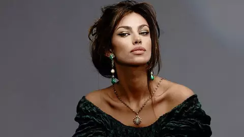 Așa arată Mădălina Ghenea la o săptămână de când a născut